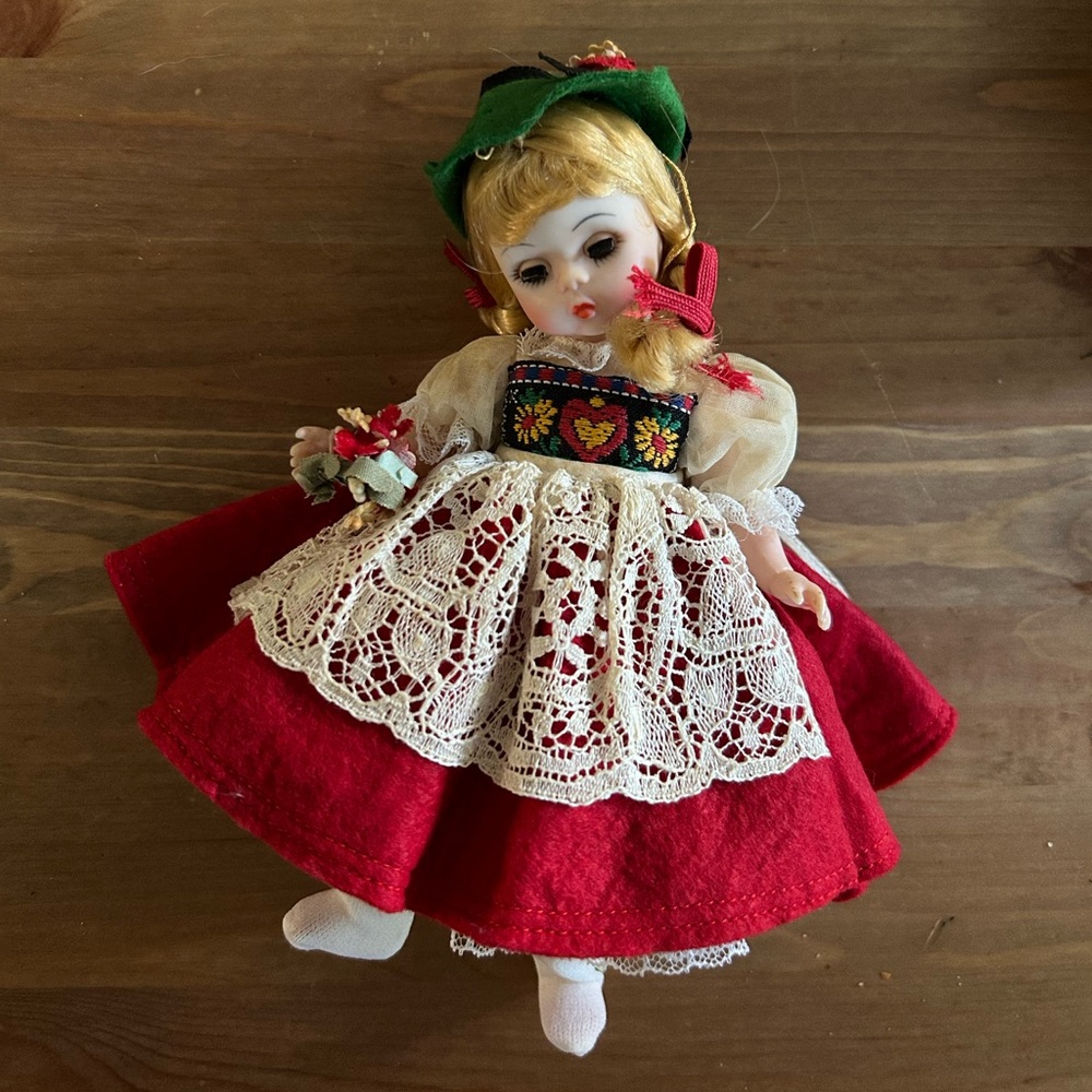 Switzerland 🇨🇭 Madam Alexander Doll
